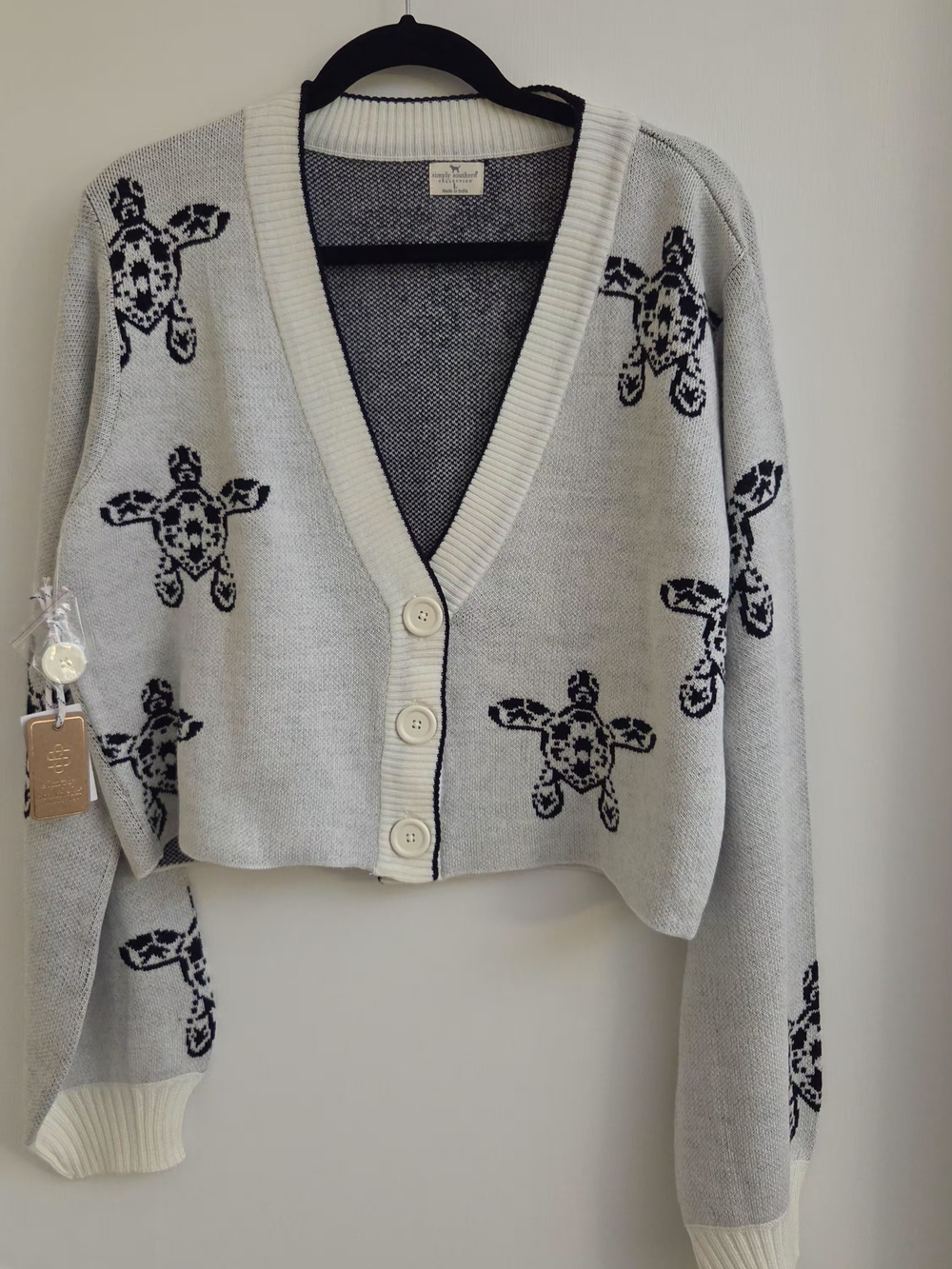 Simply Southern Light Gray and Navy Turtle-Print Cropped V-Neck Cardigan